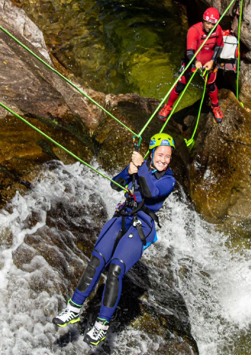 Uppfriskande canyoning. Foto från Tobogã - Portugal Adventure Tours.